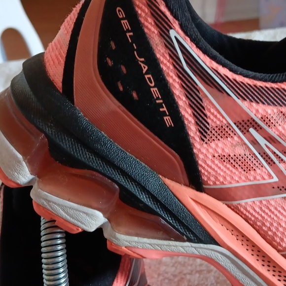 Asics Gel Jadeite Running Shoes - Picture 11 of 16